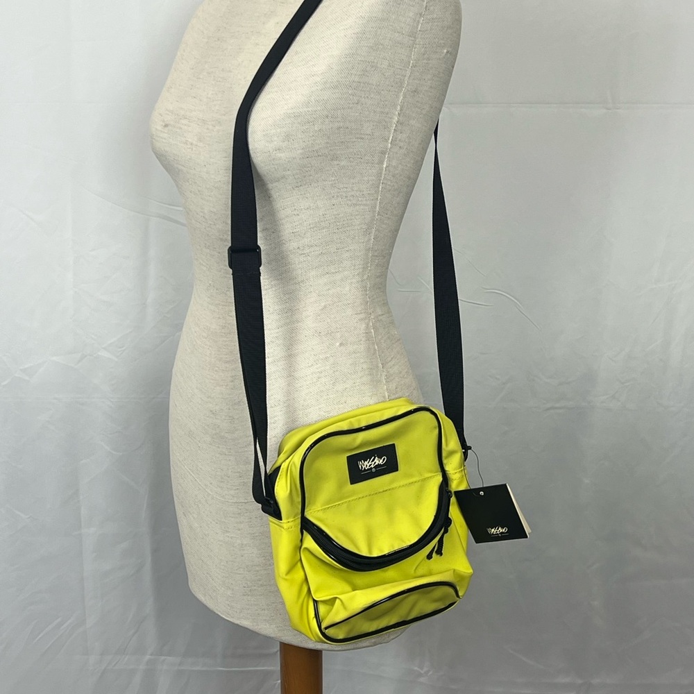 Mossimo shoulder/Crossbody bag Yellow and black great condition NWT $22